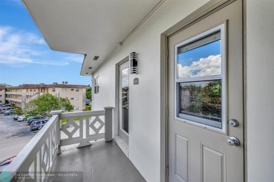 Charming 2 bedroom 2 bathroom condo located in the desirable on Inverrary Country Club in Florida - for sale on GolfHomes.com, golf home, golf lot