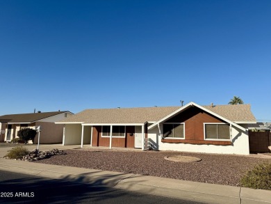 This move-in-ready home, located just one block from the golf on Sun City South Golf Course in Arizona - for sale on GolfHomes.com, golf home, golf lot