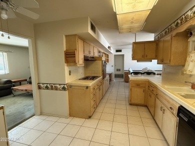 Charming 2 bedroom, 1.75 bath home with 1,514 sq ft in Sun on Sun City South Golf Course in Arizona - for sale on GolfHomes.com, golf home, golf lot