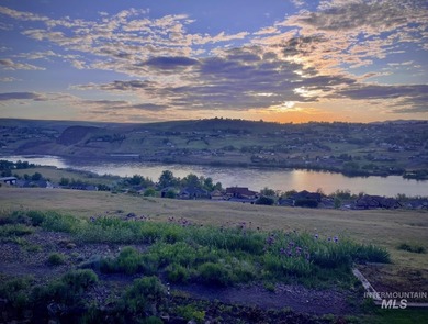 A home you'll love walking through. Designed by a professional on Lewiston Golf and Country Club in ID - for sale on GolfHomes.com, golf home, golf lot
