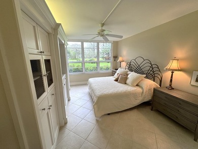 Move-in ready and beautifully maintained 3BR/2.5BA condo in on Palm-Aire Country Club and Resort - The Oaks in Florida - for sale on GolfHomes.com, golf home, golf lot