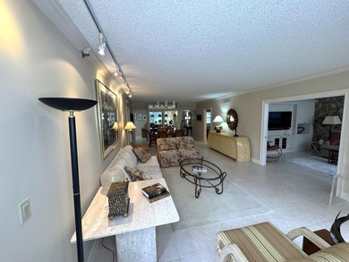 Move-in ready and beautifully maintained 3BR/2.5BA condo in on Palm-Aire Country Club and Resort - The Oaks in Florida - for sale on GolfHomes.com, golf home, golf lot