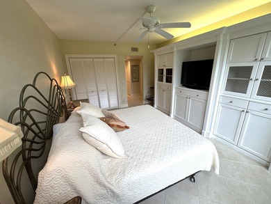 Move-in ready and beautifully maintained 3BR/2.5BA condo in on Palm-Aire Country Club and Resort - The Oaks in Florida - for sale on GolfHomes.com, golf home, golf lot