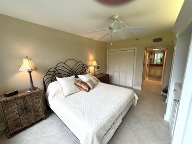 Move-in ready and beautifully maintained 3BR/2.5BA condo in on Palm-Aire Country Club and Resort - The Oaks in Florida - for sale on GolfHomes.com, golf home, golf lot