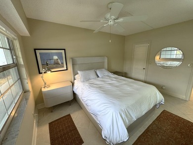 Move-in ready and beautifully maintained 3BR/2.5BA condo in on Palm-Aire Country Club and Resort - The Oaks in Florida - for sale on GolfHomes.com, golf home, golf lot