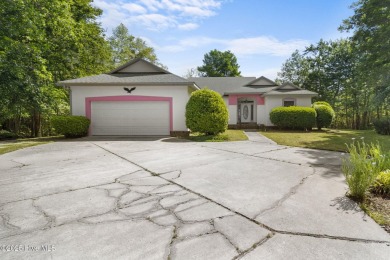 Welcome home to this cozy custom-built ranch nestled in the on Sound Golf Links at Albemarle Plantation in North Carolina - for sale on GolfHomes.com, golf home, golf lot