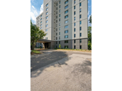 Spacious 1-Bedroom Condo in Recently Renovated Country Club on Memphis Country Club in Tennessee - for sale on GolfHomes.com, golf home, golf lot