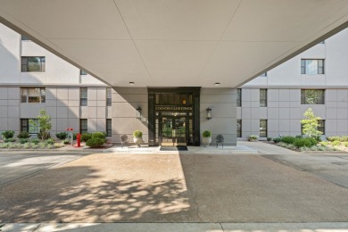 Spacious 1-Bedroom Condo in Recently Renovated Country Club on Memphis Country Club in Tennessee - for sale on GolfHomes.com, golf home, golf lot