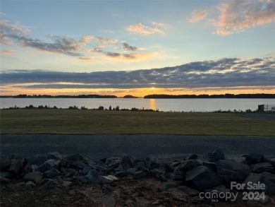 Welcome home to Cowans Ford Golf Club Community in the heart of on Cowans Ford Country Club in North Carolina - for sale on GolfHomes.com, golf home, golf lot