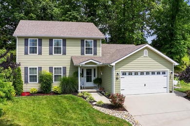 Beautifully appointed 4-bedroom, 2 1/2-bath, 2 story home with a on Berea Country Club in Kentucky - for sale on GolfHomes.com, golf home, golf lot