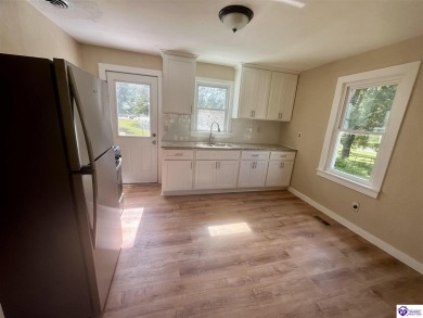 AFFORDABLE HOME 2 bed room 1 bath house with updates. seller on Elizabethtown Municipal Par-3 in Kentucky - for sale on GolfHomes.com, golf home, golf lot