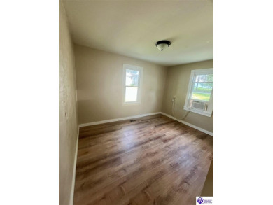 AFFORDABLE HOME 2 bed room 1 bath house with updates. seller on Elizabethtown Municipal Par-3 in Kentucky - for sale on GolfHomes.com, golf home, golf lot