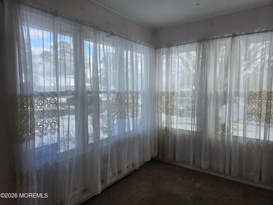 Crestwood Village 1 - 55+ Community.. Light and bright oakwood on Keswick Village Golf Course in New Jersey - for sale on GolfHomes.com, golf home, golf lot