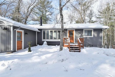 This adorable, updated rambler feels like the perfect Wisconsin on Voyager Village Country Club - Voyager in Wisconsin - for sale on GolfHomes.com, golf home, golf lot