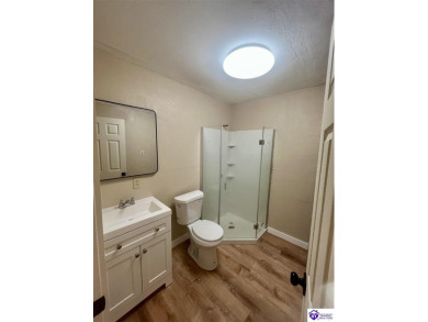 AFFORDABLE HOME 2 bed room 1 bath house with updates. seller on Elizabethtown Municipal Par-3 in Kentucky - for sale on GolfHomes.com, golf home, golf lot