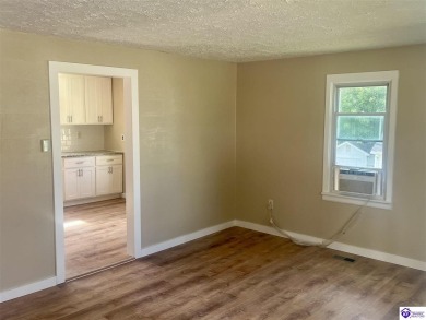 AFFORDABLE HOME 2 bed room 1 bath house with updates. seller on Elizabethtown Municipal Par-3 in Kentucky - for sale on GolfHomes.com, golf home, golf lot