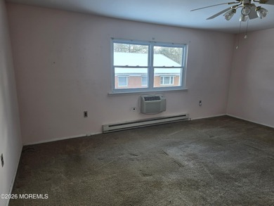 Crestwood Village 1 - 55+ Community.. Light and bright oakwood on Keswick Village Golf Course in New Jersey - for sale on GolfHomes.com, golf home, golf lot