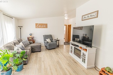 Located in the highly desirable Sun Ridge by the Lake community on Chinook Winds Golf Resort in Oregon - for sale on GolfHomes.com, golf home, golf lot