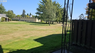 Wonderful property with air conditioning and a swimming pool on Gresham Golf Course in Oregon - for sale on GolfHomes.com, golf home, golf lot
