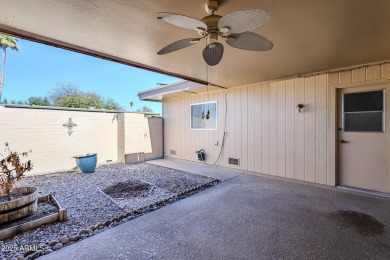 Lovely 2-bedroom, 2-bathroom, 1.5 car garage end unit in Lipan on Sun City Lakes West and East in Arizona - for sale on GolfHomes.com, golf home, golf lot