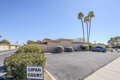 Lovely 2-bedroom, 2-bathroom, 1.5 car garage end unit in Lipan on Sun City Lakes West and East in Arizona - for sale on GolfHomes.com, golf home, golf lot