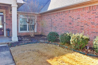 Beautifully maintained townhome nestled in a quiet golf course on Greystone Country Club in Arkansas - for sale on GolfHomes.com, golf home, golf lot