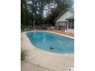Come see what this ranch home has to offer. On the Golf Course on Doe Valley Country Club in Kentucky - for sale on GolfHomes.com, golf home, golf lot
