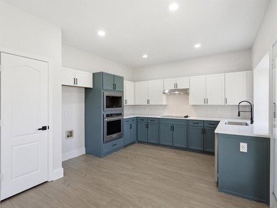 Gorgeous fully remodeled 4 bedroom 2.5 bath home with fresh on Indian Creek Golf Club in Texas - for sale on GolfHomes.com, golf home, golf lot