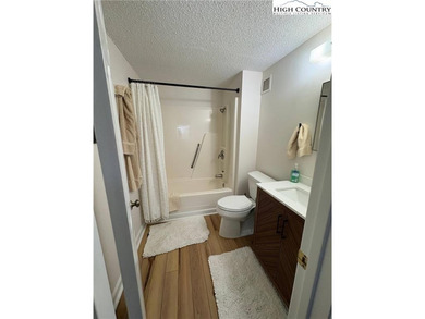 Fully furnished and completely redone! Amazing long range ski on Sugar Mountain Golf Course in North Carolina - for sale on GolfHomes.com, golf home, golf lot