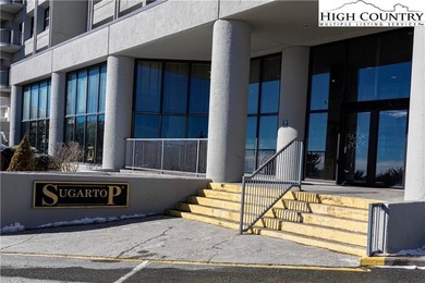 Fully furnished and completely redone! Amazing long range ski on Sugar Mountain Golf Course in North Carolina - for sale on GolfHomes.com, golf home, golf lot