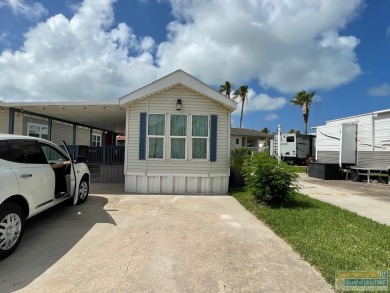 Looking for your vacation getaway close to the beach that is on Long Island Golf Course in Texas - for sale on GolfHomes.com, golf home, golf lot