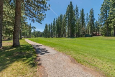 This popular 3 bedroom, 3 bath home in Plumas Pines is nestled on Plumas Pines Golf Resort in California - for sale on GolfHomes.com, golf home, golf lot