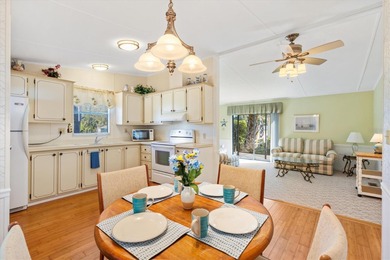 The beautiful weather is here, you should be too! This adorable on El Diablo Executive Golf Course in Florida - for sale on GolfHomes.com, golf home, golf lot