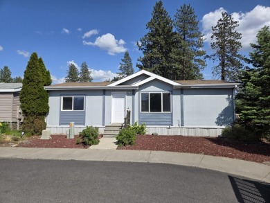 Welcome to the very desirable Golfside Park! Where this spacious on Bend Golf and Country Club in Oregon - for sale on GolfHomes.com, golf home, golf lot