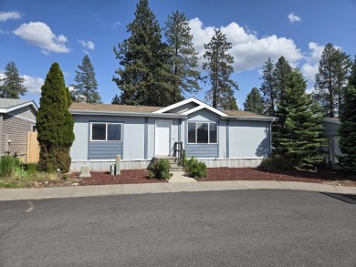 Welcome to the very desirable Golfside Park! Where this spacious on Bend Golf and Country Club in Oregon - for sale on GolfHomes.com, golf home, golf lot