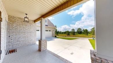 Like-new brick home of 2,672 square feet, located in the on Headland Country Club in Alabama - for sale on GolfHomes.com, golf home, golf lot
