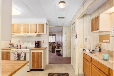 Price Just Dropped - Seller's Ready to Deal!   FINANCING on Ocala Palms Golf and Country Club in Florida - for sale on GolfHomes.com, golf home, golf lot