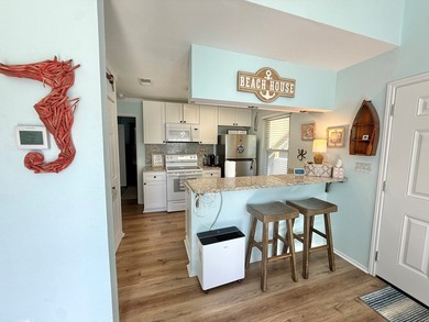 Looking for the cutest condo in Rockport Country Club? Welcome on Rockport Country Club in Texas - for sale on GolfHomes.com, golf home, golf lot