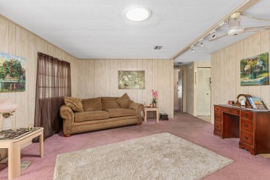 Price Just Dropped - Seller's Ready to Deal!   FINANCING on Ocala Palms Golf and Country Club in Florida - for sale on GolfHomes.com, golf home, golf lot