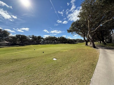 Looking for the cutest condo in Rockport Country Club? Welcome on Rockport Country Club in Texas - for sale on GolfHomes.com, golf home, golf lot
