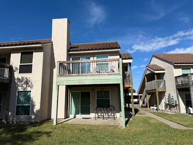 Looking for the cutest condo in Rockport Country Club? Welcome on Rockport Country Club in Texas - for sale on GolfHomes.com, golf home, golf lot