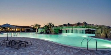 GROUND FLOOR, END UNIT, 3-bedroom, 2 bathroom condominium with on Lakewood National Golf Club in Florida - for sale on GolfHomes.com, golf home, golf lot