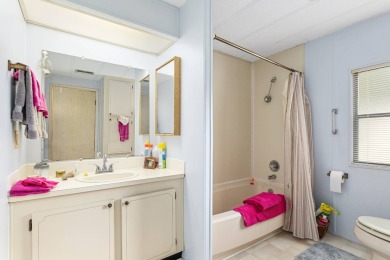 Price Just Dropped - Seller's Ready to Deal!   FINANCING on Ocala Palms Golf and Country Club in Florida - for sale on GolfHomes.com, golf home, golf lot