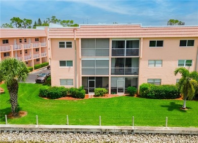 RARELY AVAILABLE - TURNKEY - GORGEOUS - LAKE & GOLF COURSE VIEWS on Quail Run Golf Club In Naples in Florida - for sale on GolfHomes.com, golf home, golf lot