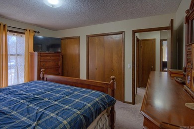 THE PERFECT DOWNSIZER!!  This cozy home is move-in ready with on Cortez Golf Course in Arkansas - for sale on GolfHomes.com, golf home, golf lot