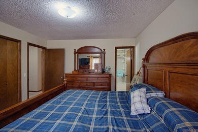 THE PERFECT DOWNSIZER!!  This cozy home is move-in ready with on Cortez Golf Course in Arkansas - for sale on GolfHomes.com, golf home, golf lot