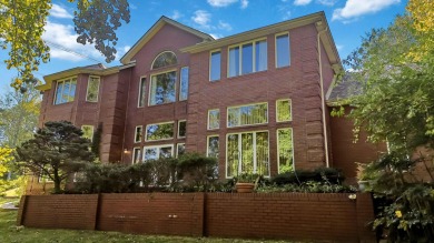 Welcome to this exceptional custom-built residence on the on Eagles Nest Country Club in Kentucky - for sale on GolfHomes.com, golf home, golf lot