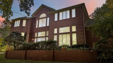 Welcome to this exceptional custom-built residence on the on Eagles Nest Country Club in Kentucky - for sale on GolfHomes.com, golf home, golf lot