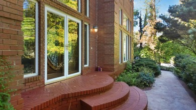 Welcome to this exceptional custom-built residence on the on Eagles Nest Country Club in Kentucky - for sale on GolfHomes.com, golf home, golf lot