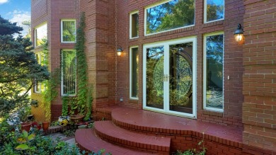 Welcome to this exceptional custom-built residence on the on Eagles Nest Country Club in Kentucky - for sale on GolfHomes.com, golf home, golf lot